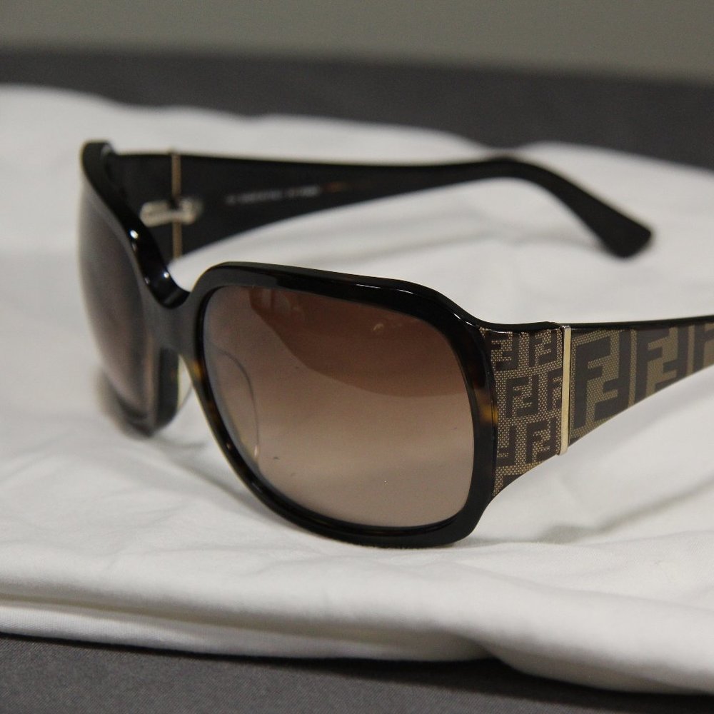Fendi FS 462 Logo Sunglasses